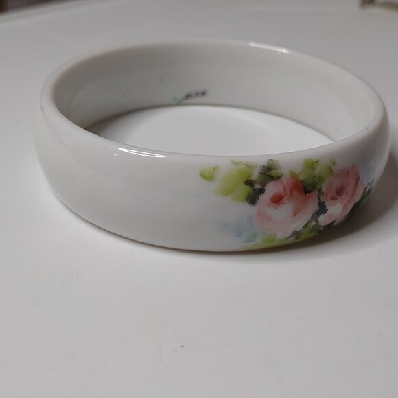 8.75 Inch Pretty Porcelain Flower Bangle - Picture 7 of 10